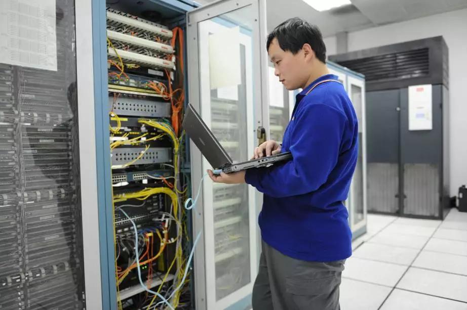 网络维护技术员齐闯 计算机系统集成服务的守护者